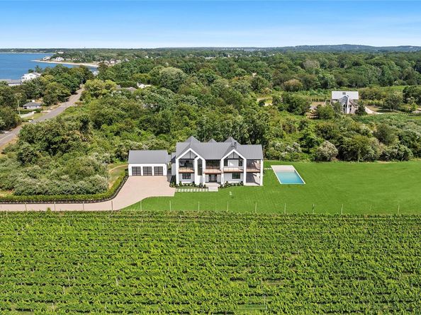 19620 Soundview Avenue, Southold NY 11971