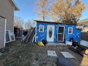 17 Hampton Road, Shirley NY 11967