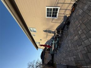 17 Hampton Road, Shirley NY 11967