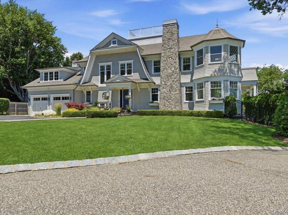 7 Preston Lane, East Setauket NY 11733