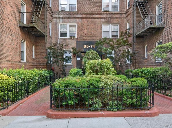 65-74 Saunders Street 3H, Rego Park NY 11374