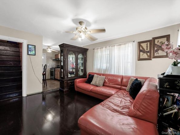 375 W Valley Stream Boulevard, Valley Stream NY 11580