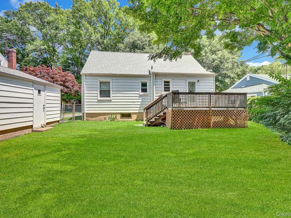 19 Poplar Place, Glen Cove NY 11542