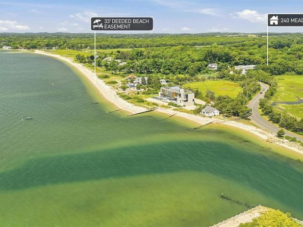 240 Meadow Lane, Cutchogue NY 11935