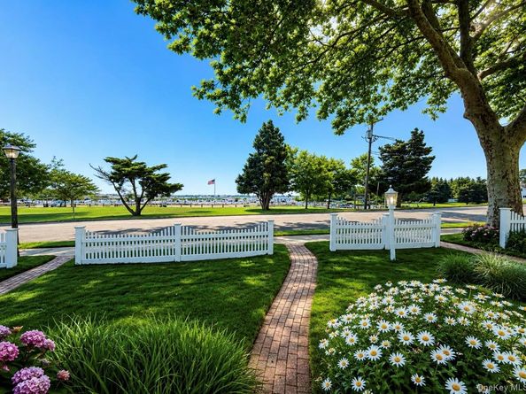 35 Library Avenue 8 R, Westhampton Beach NY 11978
