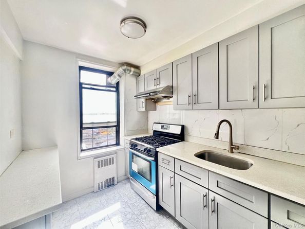 84-25 Elmhurst Avenue 1V, Elmhurst NY 11373