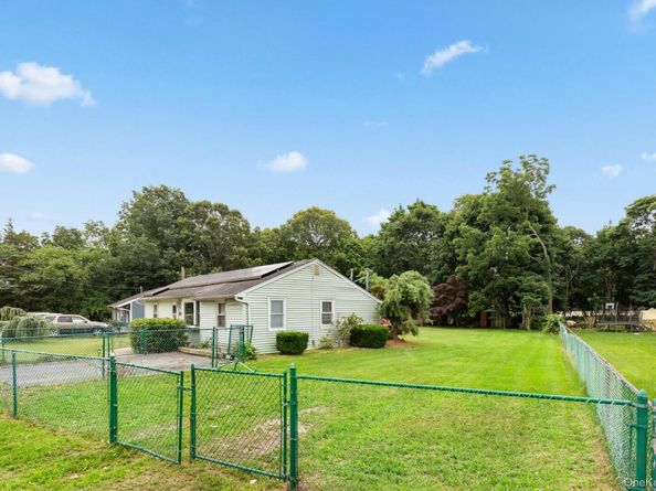 27 Philip Street, Riverhead NY 11901