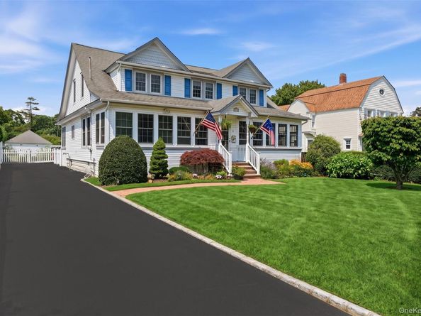 11 Hampton Street, Sayville NY 11782