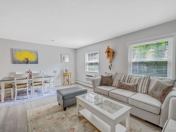 460 Old Town Road 3G, Port Jefferson NY 11776