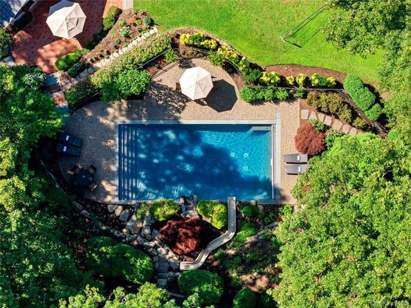 31 Crosby Place, Cold Spring Harbor NY 11724