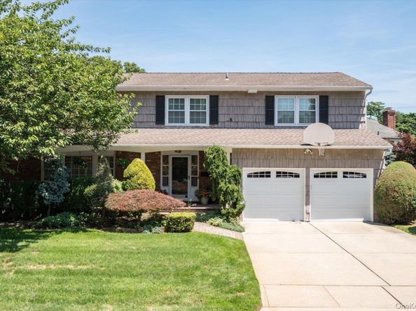 15 Huber Court, Rockville Centre NY 11570