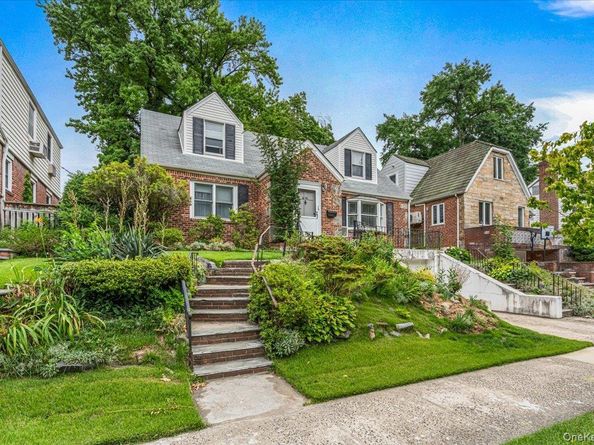 80-59 208th Street, Hollis Hills NY 11427