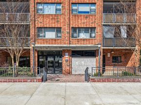 100 Clinton Avenue 3C, Mineola NY 11501