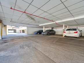 100 Clinton Avenue 3C, Mineola NY 11501