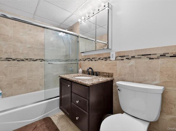 100 Clinton Avenue 3C, Mineola NY 11501