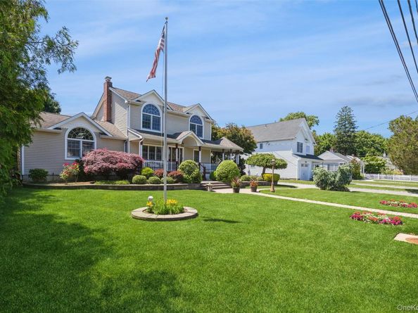407 3rd Street, East Northport NY 11731