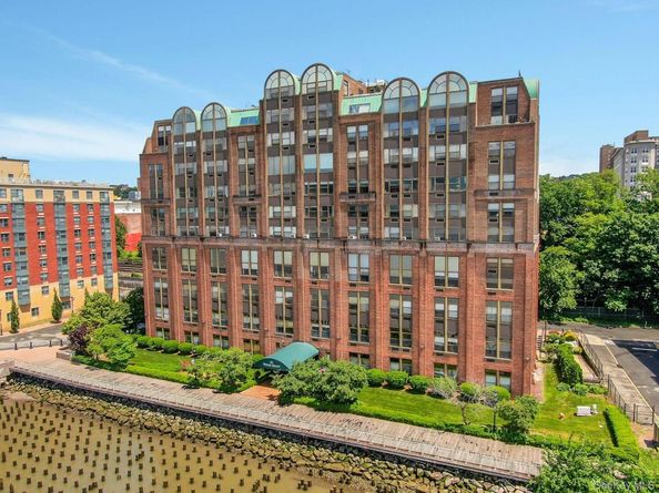 23 Water Grant Street 4I, Yonkers NY 10701