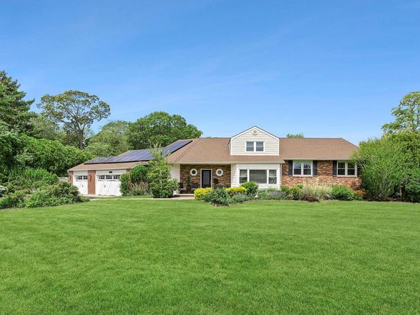 9 Dove Lane, Bay Shore NY 11706