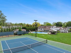 9 Dove Lane, Bay Shore NY 11706