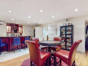 17 Tappanwood Drive, Locust Valley NY 11560