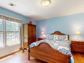 17 Tappanwood Drive, Locust Valley NY 11560