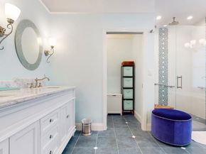 17 Tappanwood Drive, Locust Valley NY 11560