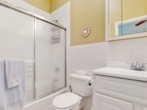 17 Tappanwood Drive, Locust Valley NY 11560