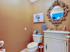 17 Tappanwood Drive, Locust Valley NY 11560