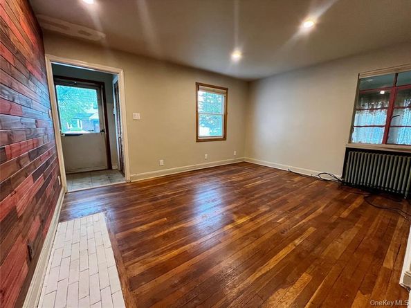 131 Goldenrod Avenue, Franklin Square NY 11010