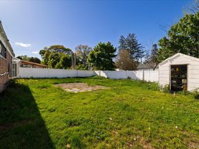69 W 22nd Street, Huntington Station NY 11746