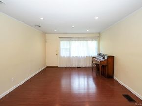 12 Ronan Road, Glen Cove NY 11542
