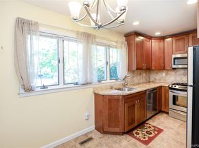 12 Ronan Road, Glen Cove NY 11542