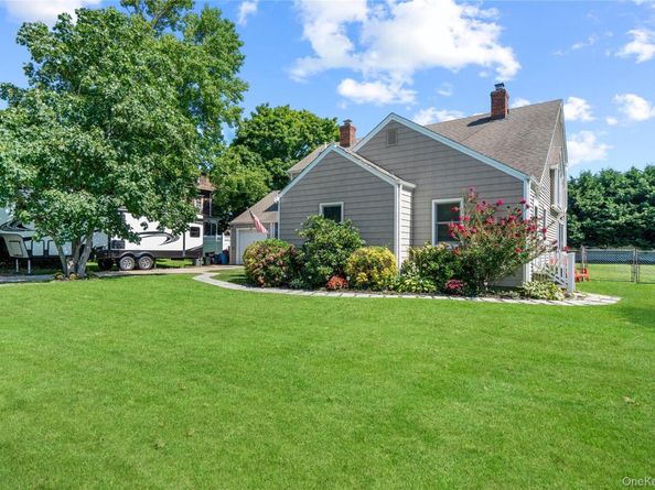 73 Maple Avenue, Bay Shore NY 11706