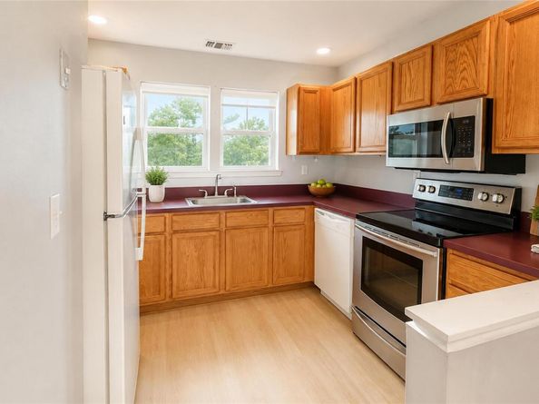 53 Village Circle E E053, Manorville NY 11949