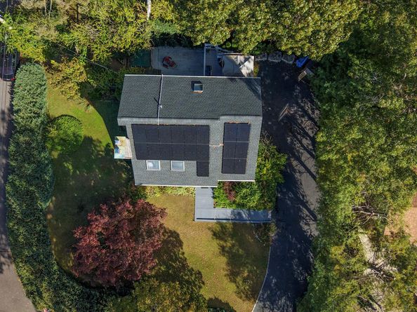 33 Uranus Road, Rocky Point NY 11778