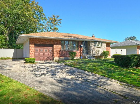 12 Marie Crescent, Commack NY 11725