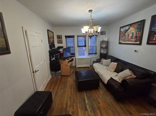 70 Rockaway Parkway, Valley Stream NY 11580