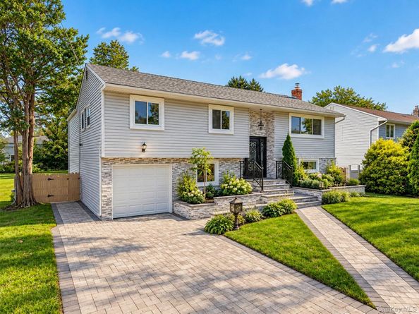 1059 Denton Avenue, Manhasset Hills NY 11040
