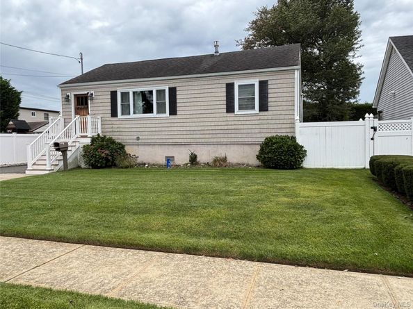 120 Lincoln Place, Massapequa NY 11758