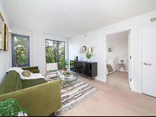 136-80 41 Ave 7, Flushing NY 11355