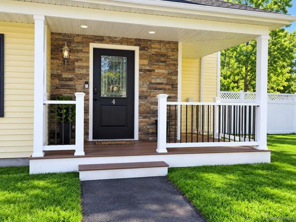 4 Peter Street, Coram NY 11727