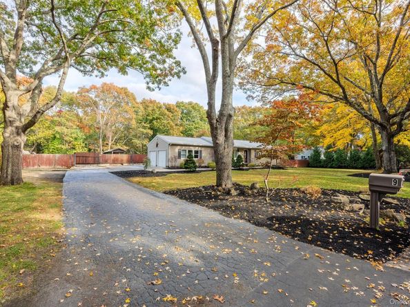 9 Pleasant View Road, Ridge NY 11961