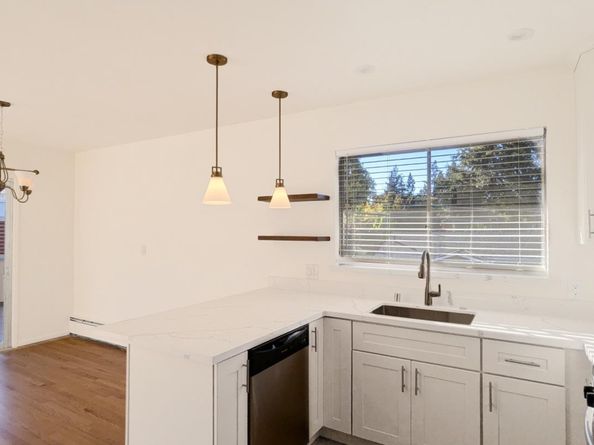 Everett, Palo Alto CA 94301