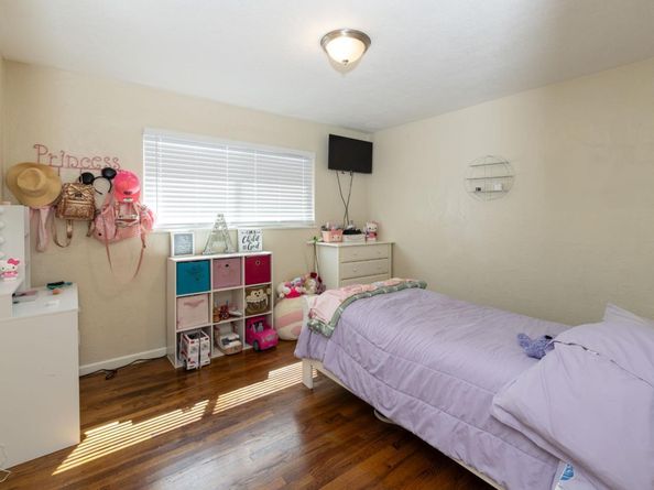 Calabasas, Watsonville CA 95076