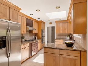 Undisclosed Address #ML82050270, Cupertino CA 95014