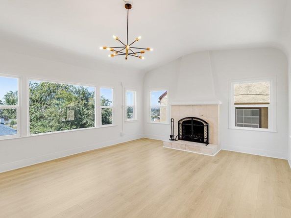 8227 Ney Avenue, Oakland CA 94605