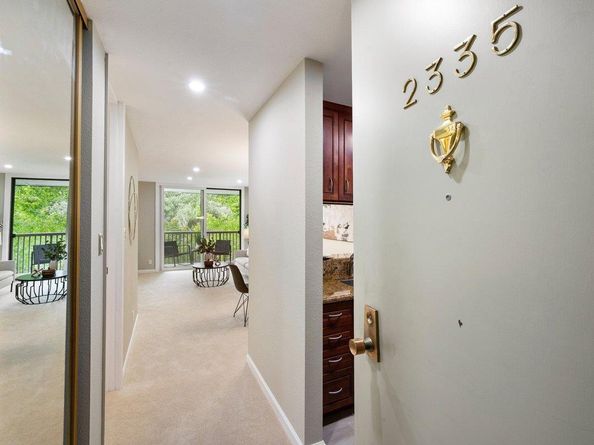 2335 Shelter Creek Lane 335, San Bruno CA 94066
