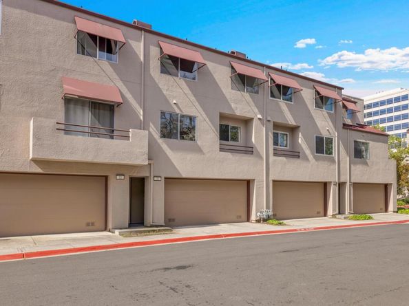 31 E Court Lane, Foster City CA 94404