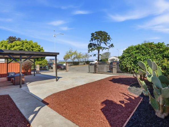 429 Daisy Lane, East Palo Alto CA 94303