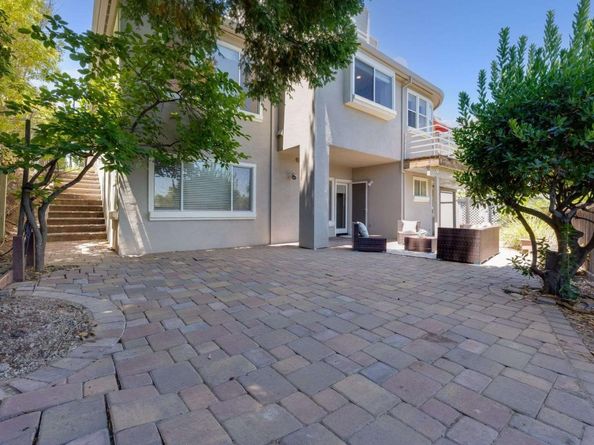 22346 Mcclellan Road, Cupertino CA 95014